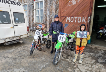 Сотрудники Госавтоинспекции Ловозерского района встретились с воспитанниками мотоклуба