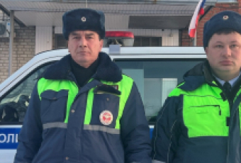 Свердловские автоинспекторы предотвратили пожар в частном доме