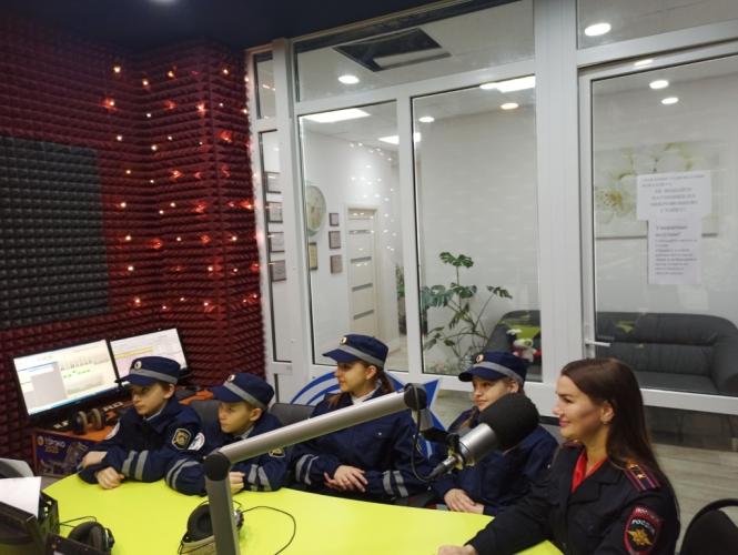 Юидовцы приняли участие в эфире радиостанции