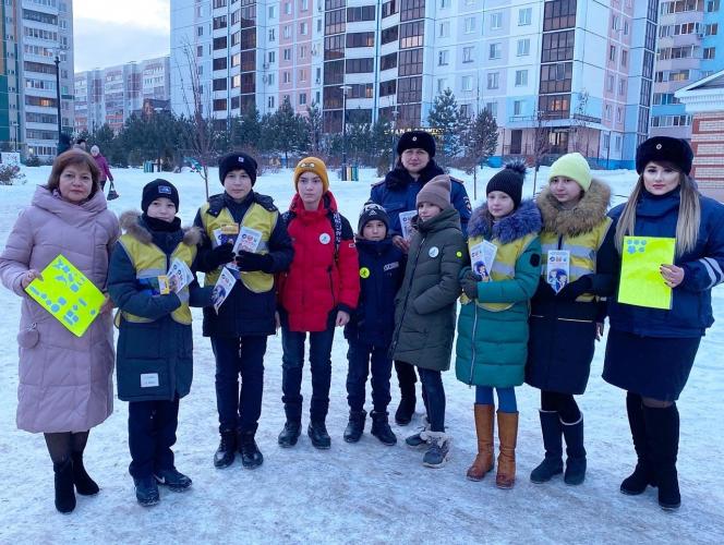 В Татарстане сотрудники ГИБДД совместно с представители ЮИД провели ликбез для водителей и пешеходов