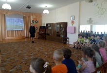 Сотрудники ГИБДД провели занятие с дошкольниками в детском саду г. Звенигово