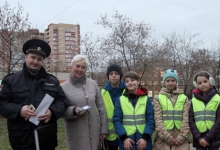 Госавтоинспекторы напомнили нижегородцам о необходимости использовать световозвращающие элементы.