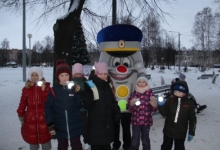 В Йошкар-Оле Светофор Светофорович напомнил детям о правилах дорожного движения