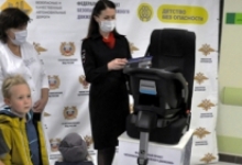 В Свердловской области во Всероссийский день безопасности пациентов в перинатальном центре прошел мастер-класс по правилам перевозки детей в автомобиле