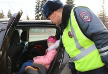 Коломенским водителям напоминают о правилах перевозки детей