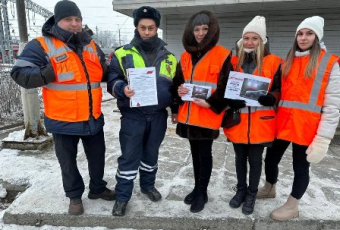 Сотрудники ОАО «РЖД» совместно с Кандалакшской Госавтоинспекцией провели акцию «Безопасный переезд»