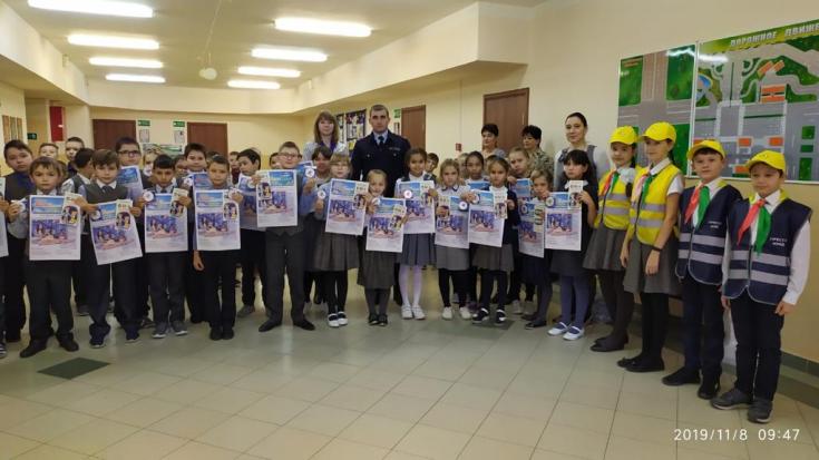 Юные корреспонденты ЮИД Татарстана открыли уголок безопасности дорожного движения