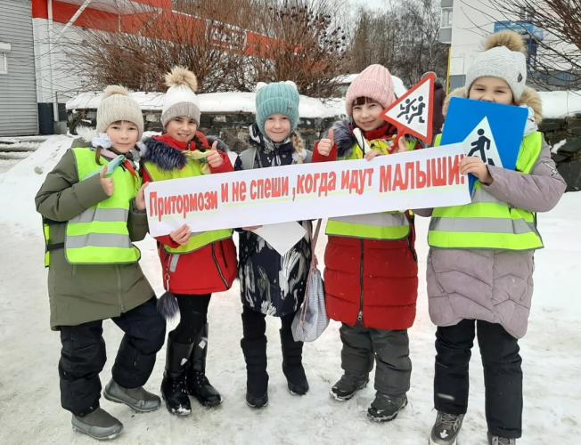 В Набережных Челнах «ЮИДовский десант» провел акцию «Пешеходный переход!»