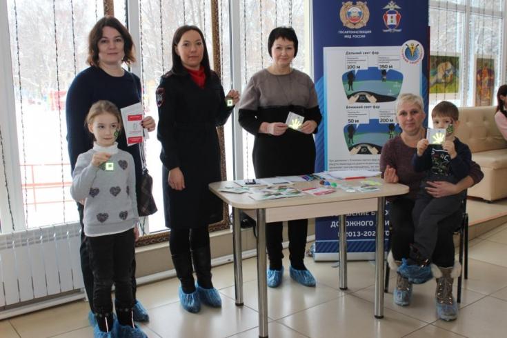 Пензенские автоинспекторы и педагоги ДЮЦ «Спутник» проверили взрослых и детей на знание Правил дорожного движения.