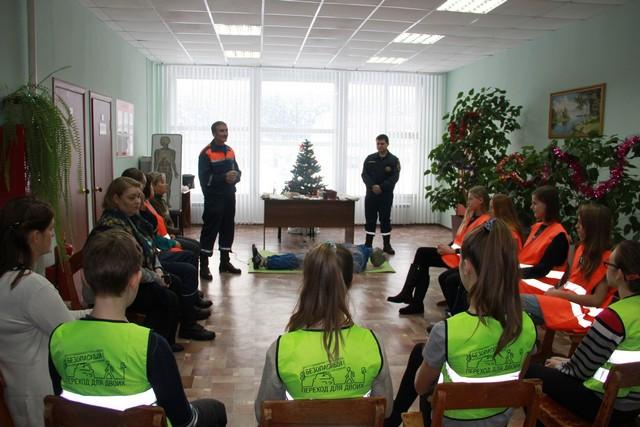 Юные инспекторы движения Костромы изучают основы оказания первой помощи пострадавшим в ДТП