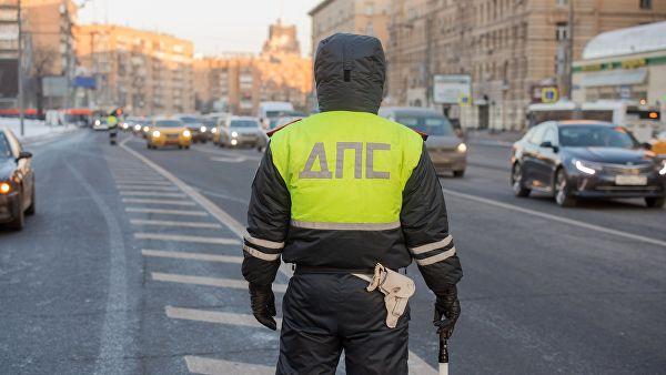 Помимо штрафа за превышение скоростного лимита на 10 километров в час, прорабатывается вопрос об ужесточении наказания за езду с нечитаемыми номерами, нарушение правил остановки и стоянки. На семинаре по безопасности дорожного движения в декабре 2018 года
