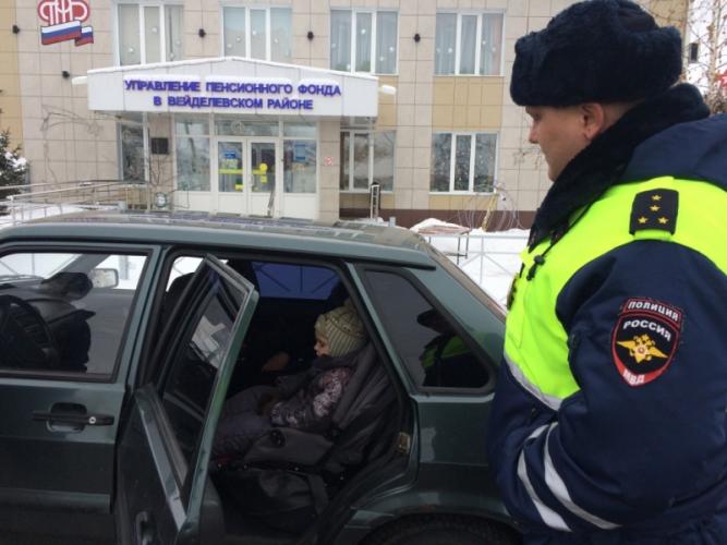Белгородские автоинспекторы провели информационно-пропагандистские мероприятия по обеспечению безопасных детских перевозок