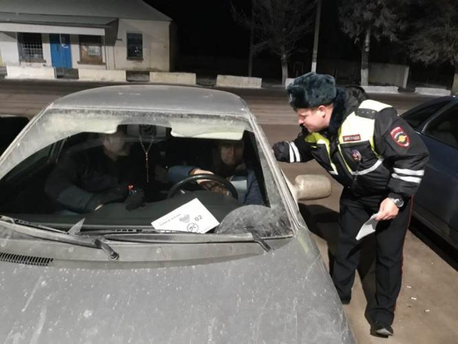 Автоинспекторы и волонтеры Кабардино-Балкарии призвали водителей к законопослушному поведению за рулем