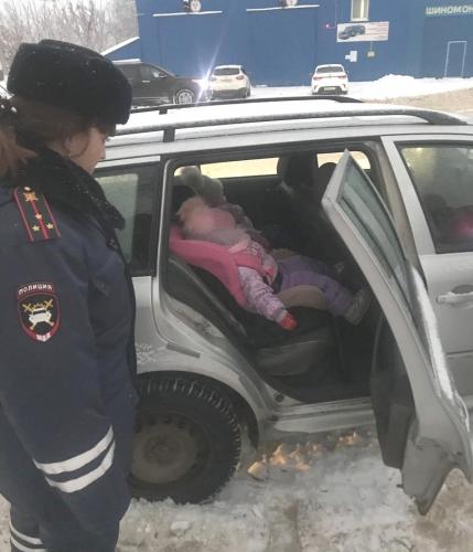 Сотрудники городского ГИБДД проверили соблюдение водителями правил перевозки детей в личных автомобилях
