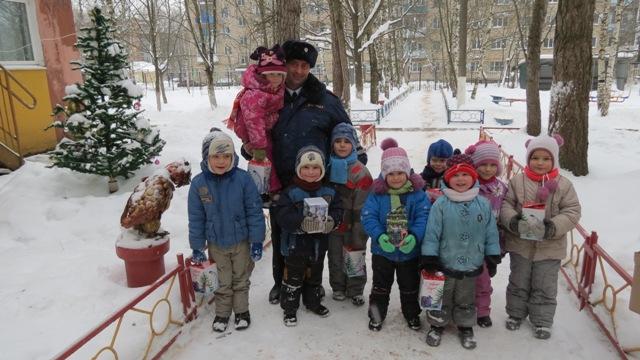 В Смоленской области сотрудники ОГИБДД провели профилактическое мероприятие для воспитанников детского учреждения