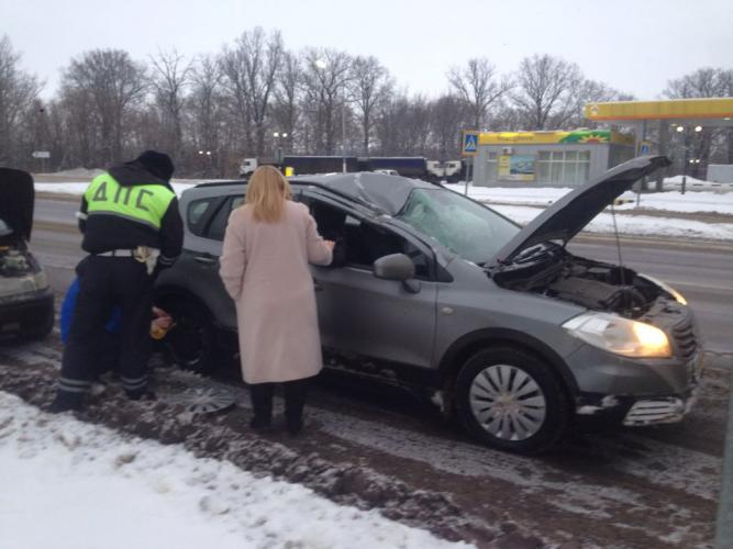 В Воронежской области автоледи поблагодарила сотрудников Госавтоинспекции за отзывчивость и оперативную помощь на дороге