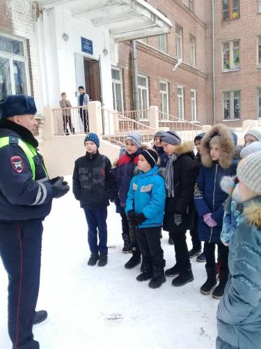 В Ярославле школьники провели акцию "Письмо водителю"