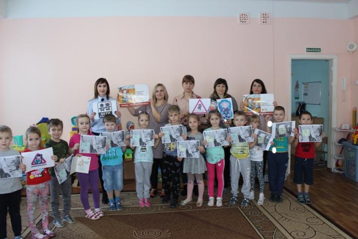 В Пензе для воспитанников детского сада и их родителей автоинспекторы провели акцию «Детское автокресло – выбор сознательных родителей!»