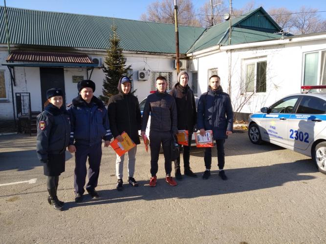 «Десант» студентов Приморского края познакомился с историей Госавтоинспекции