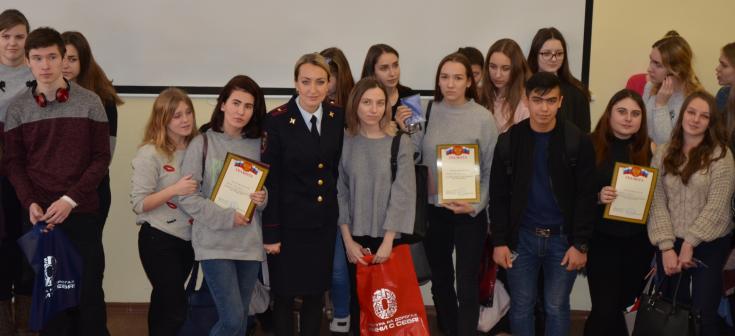 В День студента орловские полицейские и волонтеры провели интеллектуальную игру