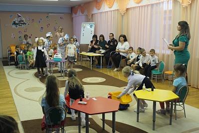 ЮИДОВЦЫ В ГОСТЯХ У ДЕТЕЙ ДЕТСКОГО САДА "СКАЗКА"