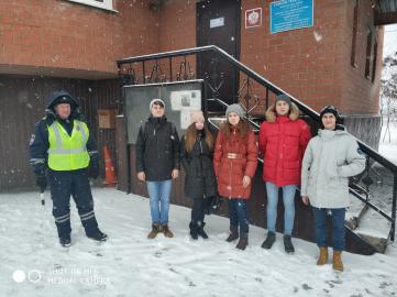С работой инспекторов ДПС на федеральной трассе познакомились студенты в Воронежской области