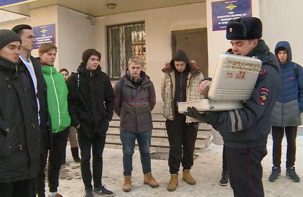 «Студенческий десант» в Истре: студенты посетили отделение полиции
