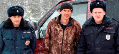 Сотрудники Госавтоинспекции в Алтайском крае оказали помощь водителю, попавшему в трудную дорожную ситуацию