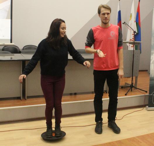 Кампания «Культура на дорогах!» нацелена на разные возрастные аудитории, в том числе на тех, кто уже готов сам вот-вот стать водителем, и многое знает и умеет – на учеников старших классов школ, студентов колледжей и ВУЗов. Для молодежной аудитория характ
