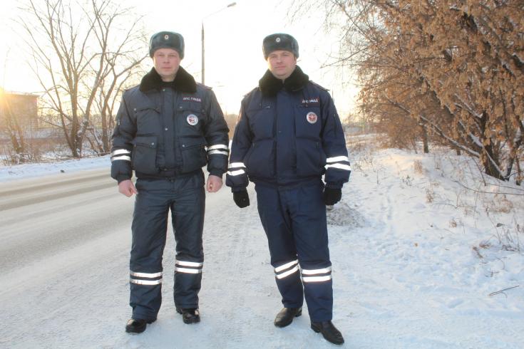 В Березовском районе сотрудники Госавтоинспекции помогли водителю.