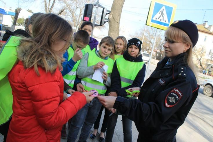 Госавтоинспекция и ЮИДовцы провели акцию «Безопасный переход»