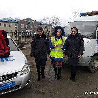 Сотрудники пропаганды провели профилактическую акцию "Пристегнись"