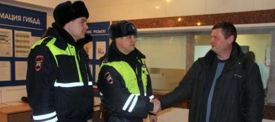Житель Тюмени на инструктаже личного состава поблагодарил автоинспекторов за экстренное сопровождение ребенка в больницу