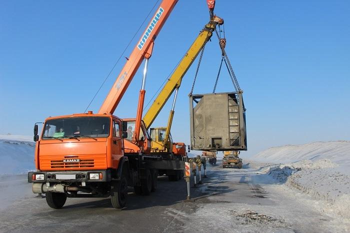 В Кемеровской области сотрудники Госавтоинспекции оказали содействие водителю сломавшегося на трассе грузового автомобиля