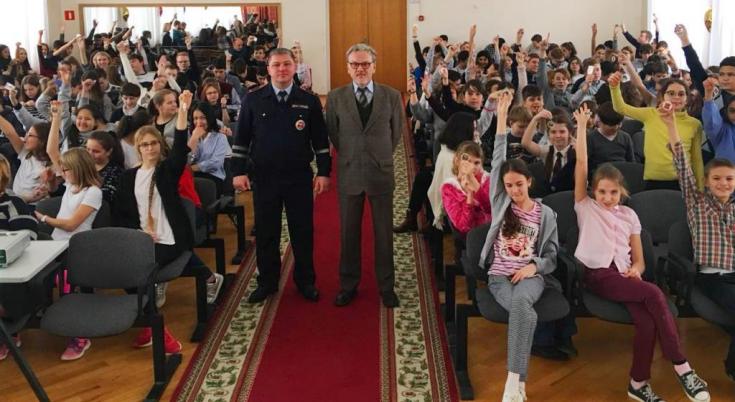 На Юго-Западе Москвы сотрудники столичной Госавтоинспекции провели мероприятие «Светлячок»