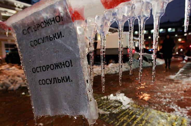 Южноуральский полк ДПС ищет застрявших в снегу водителей