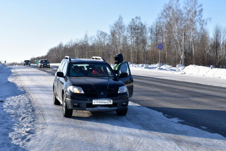 Особое внимание сотрудников томской Госавтоинспекции - безопасности детей-пассажиров