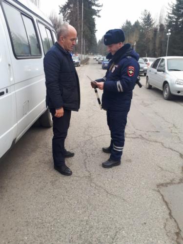 Полицейские Пригородного района выявили нарушения при перевозке пассажиров