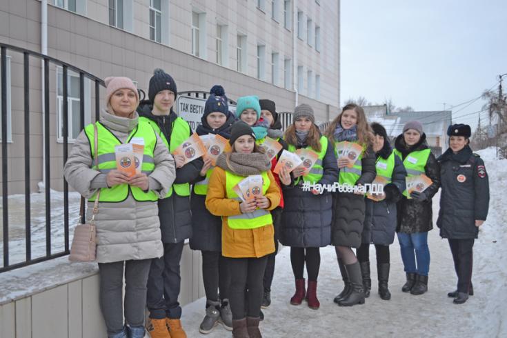 В Тамбове «родительский патруль» проверил правила использования световозвращателей учащимися образовательных организаций