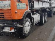 В Татарстане автоинспекторы помогли водителю КАМАЗа, который не справился с управлением и оказался в кювете.