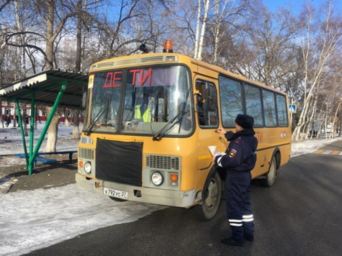 В Нанайском районе сотрудники Госавтоинспекции проверяют «школьные автобусы»