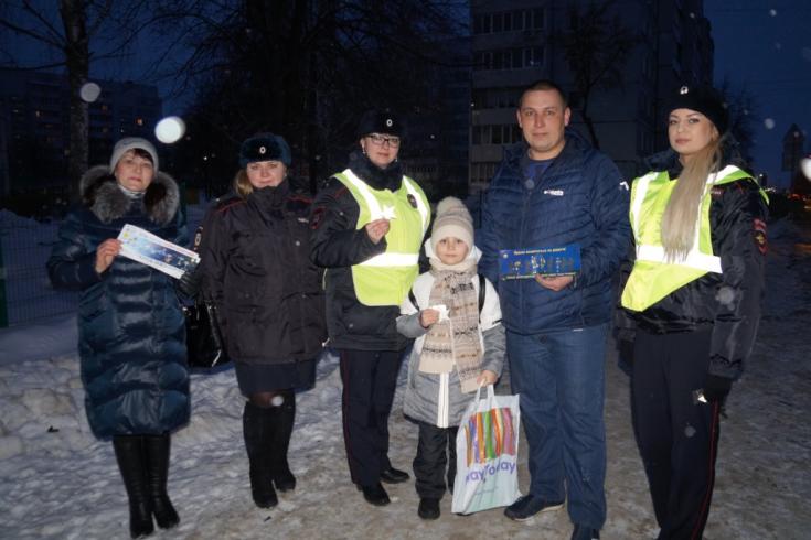 Госавтоинспекция Ульяновской области и представители общественности провели массовое профилактическое мероприятие «Юный пешеход!»