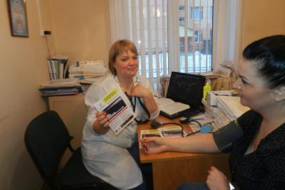 Новгородские врачи призывают пациентов к ответственному участию в дорожном движении
