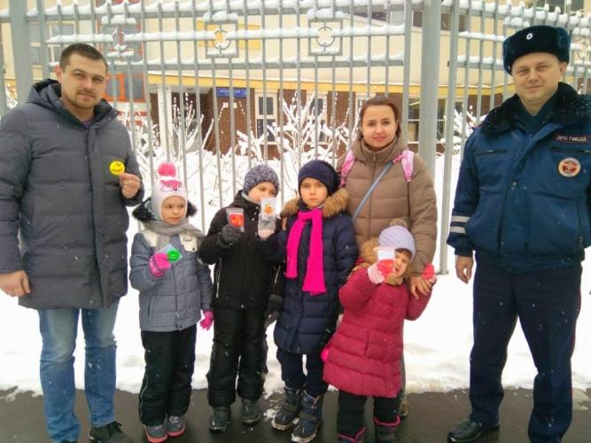 Сотрудники Госавтоинспекции Центрального округа столицы рассказали о пользе светоотражающих элементов