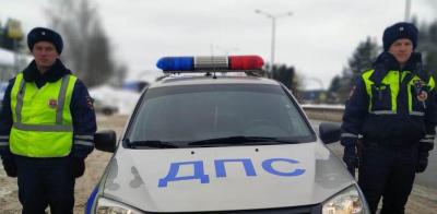 Кировские автоинспекторы помогли рожавшей в автомашине женщине