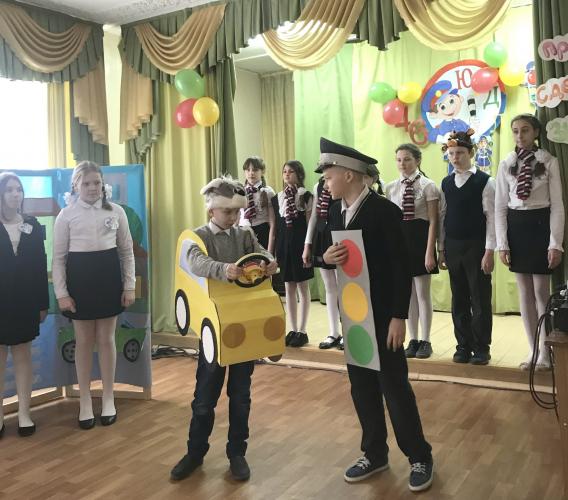 В Орле в День образования отрядов юных инспекторов движения стартовал социальный проект «Дети – детям!»