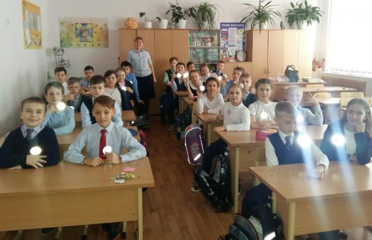 Липецкие школьники подарят мамам световозвращатели