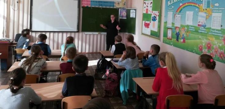 В Красноярском крае более 400 школьников посетили видео уроки, которые проводят сотрудники Госавтоинспекции