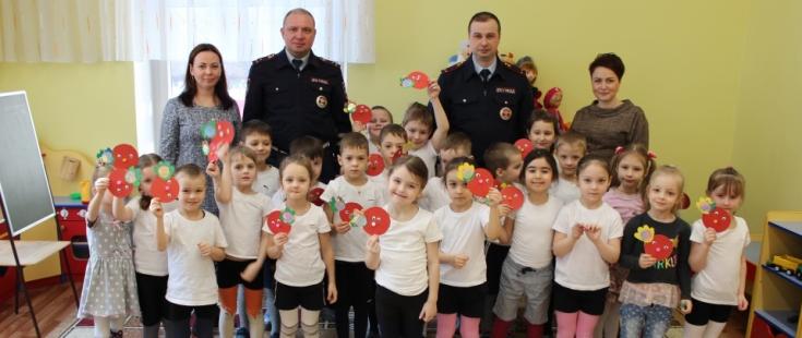 «Засветись - стань заметнее на дороге»