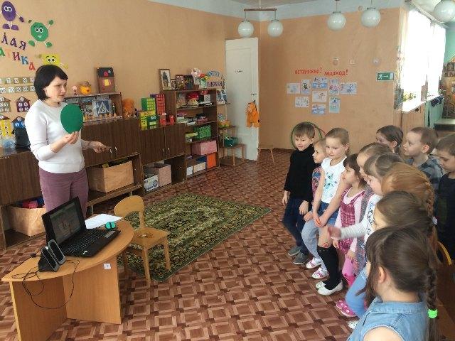 В Дорогобуже сотрудники Госавтоинспекции посетили воспитанников детского сада